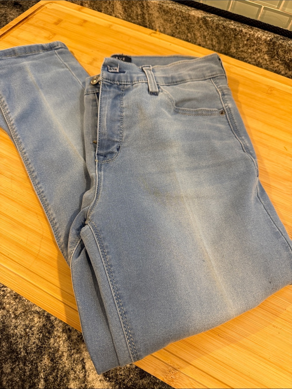 Light Blue Women’s Jeans — Modern Slim Fit